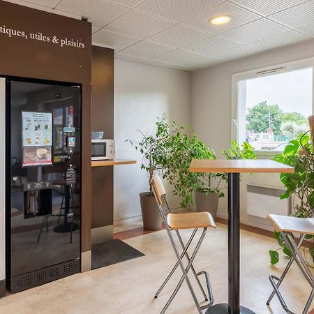 B&B Hotel Lyon Grand Stade Мейзио Екстериор снимка