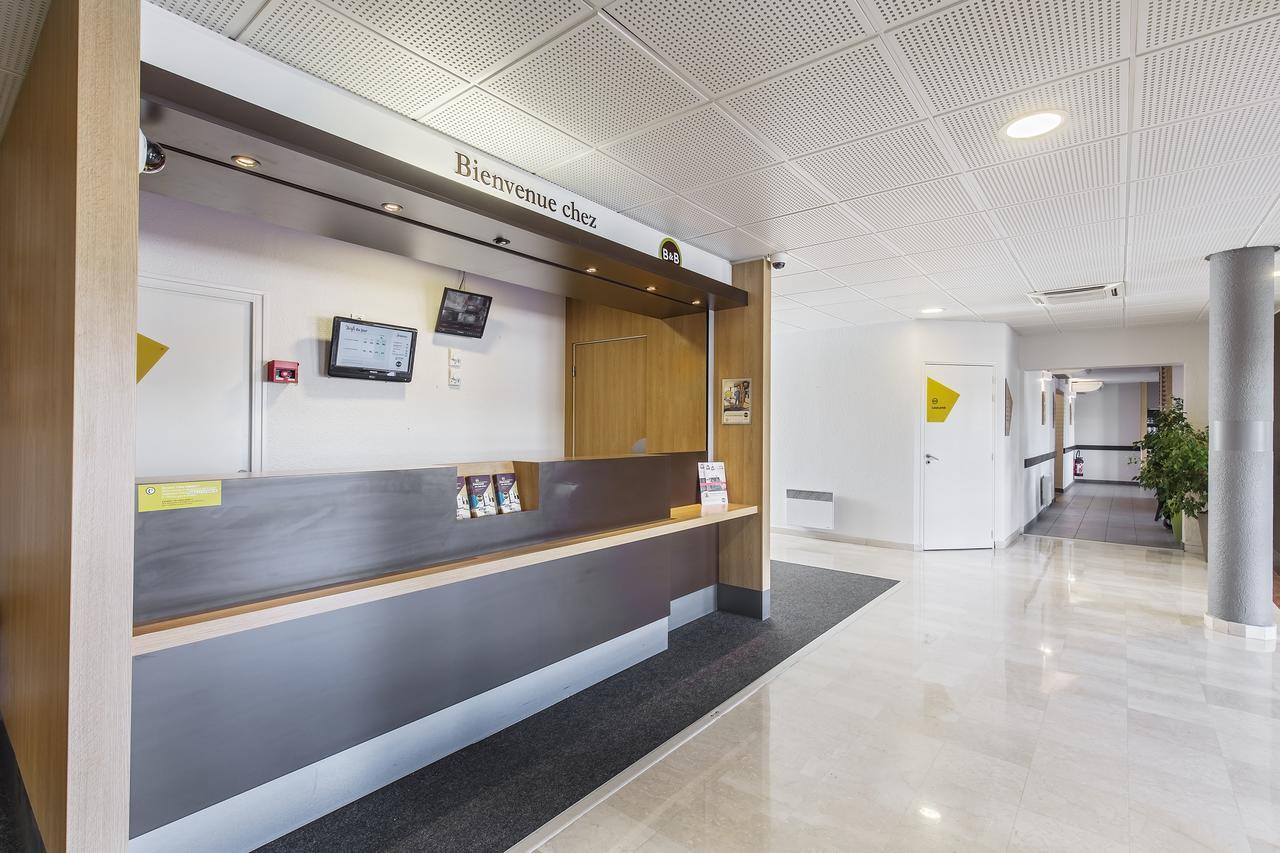 B&B Hotel Lyon Grand Stade Мейзио Екстериор снимка
